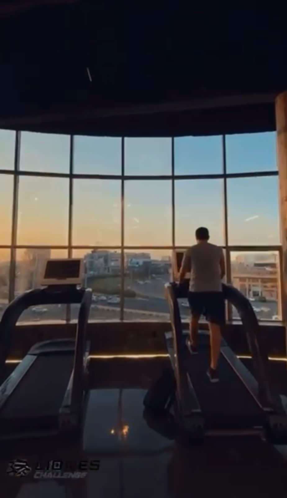 5578CA9A-8087-4BE5-84BE-589838FEF4E3